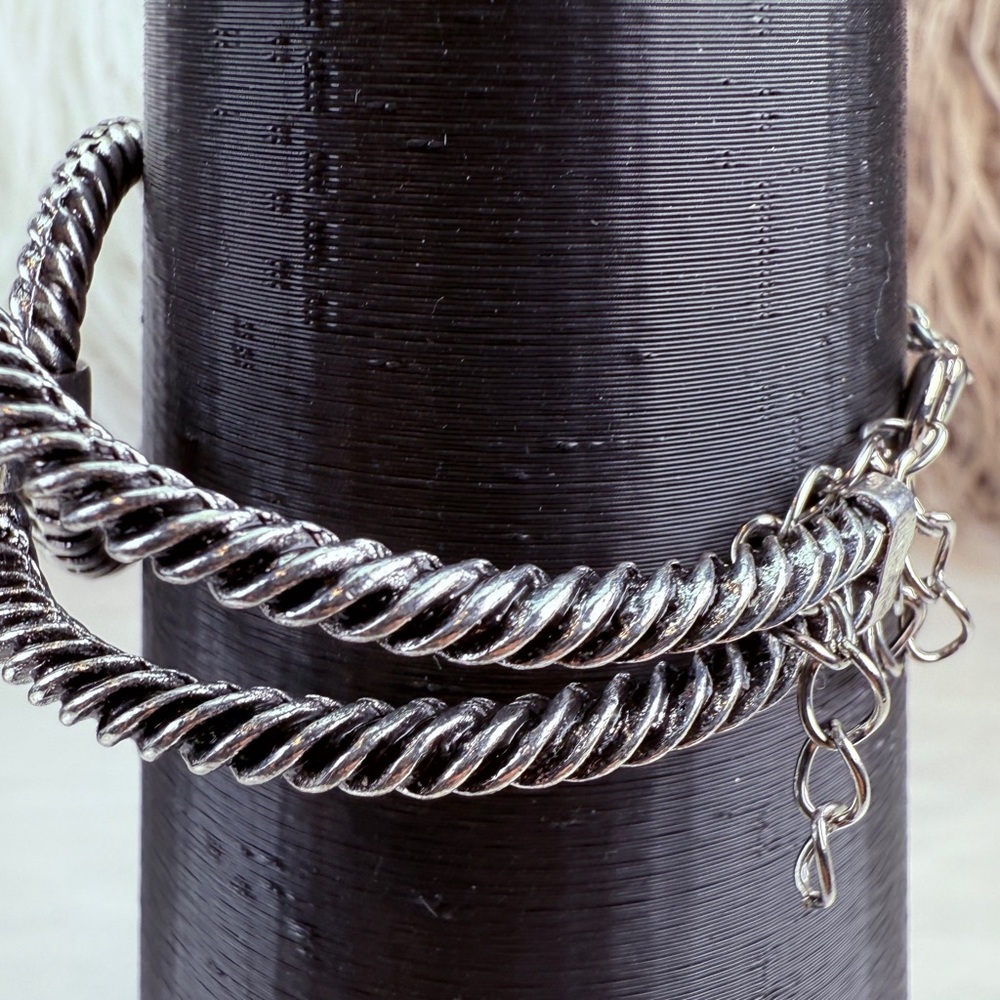 Pretty Silvertone Adjustable Costume Bracelet - image 5